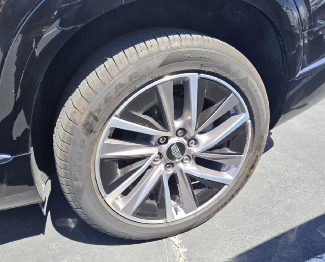 Used 2026 Cadillac Vistiq Luxury AWD/4WD image 8