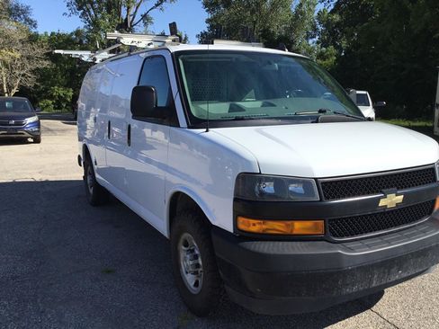 Used 2020 Chevrolet Express 2500 w/ Communications Package RWD image 4