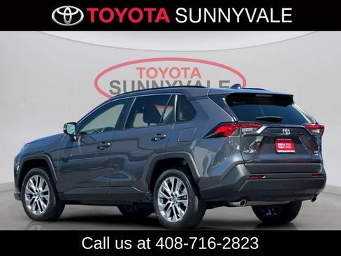 Used 2022 Toyota RAV4 XLE Premium AWD/4WD image 8