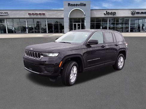 New 2025 Jeep Grand Cherokee Laredo X w/ Luxury Tech Group I AWD/4WD image 7