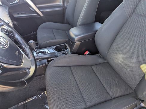 Used 2018 Toyota RAV4 XLE image 18