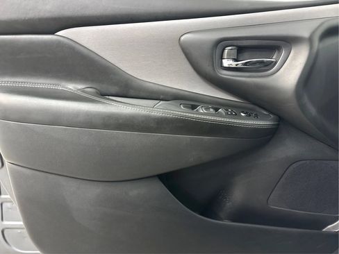 Used 2020 Nissan Murano S FWD image 25