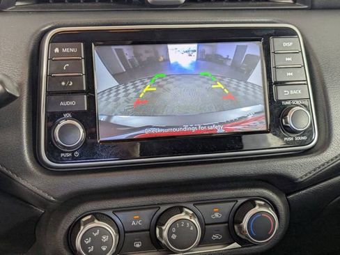 Used 2021 Nissan Versa S FWD image 17