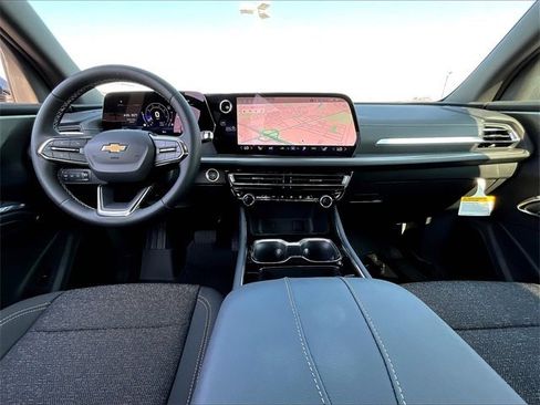 New 2025 Chevrolet Traverse LT w/ Driver Confidence Package image 10