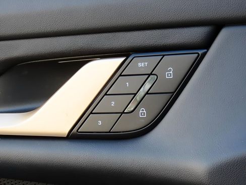 New 2025 Porsche Taycan 4S AWD/4WD image 45