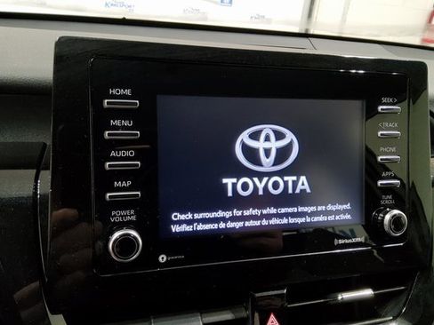 Used 2022 Toyota Camry LE image 23