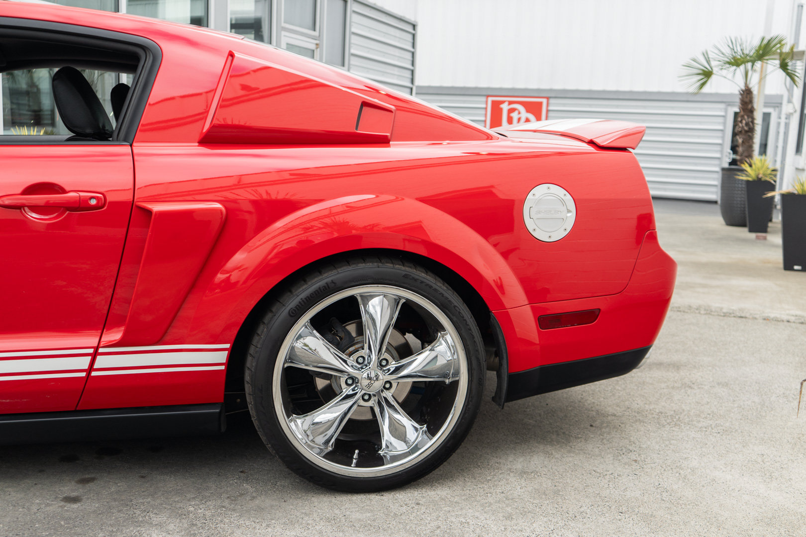 Used 2007 Ford Mustang Shelby GT500 RWD image 5