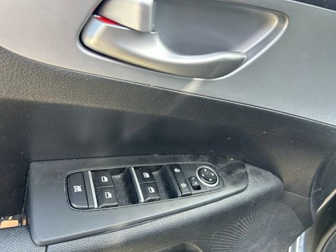 Certified 2024 Kia Forte LXS FWD image 7