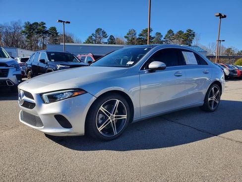 Used 2022 Mercedes-Benz A 220 image 3