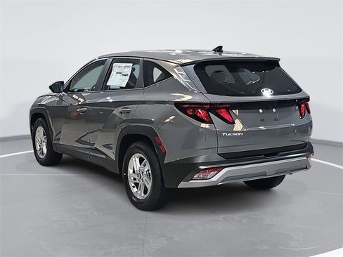 New 2026 Hyundai Tucson SE image 7