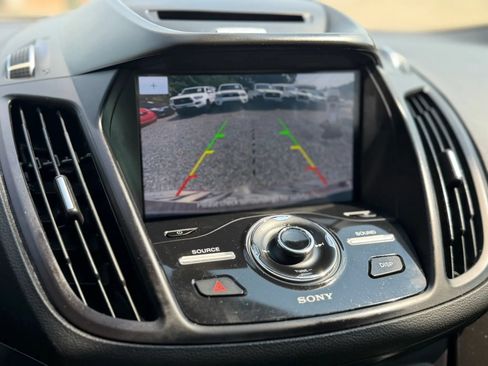 Used 2017 Ford Escape Titanium FWD image 31