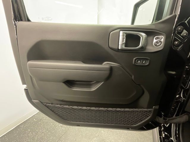 New 2026 Jeep Gladiator Mojave AWD/4WD image 9