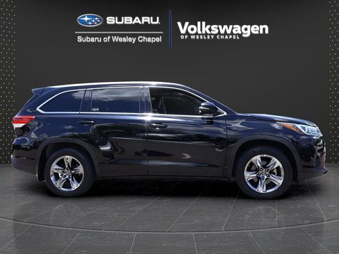 Used 2018 Toyota Highlander Limited Platinum AWD/4WD image 8