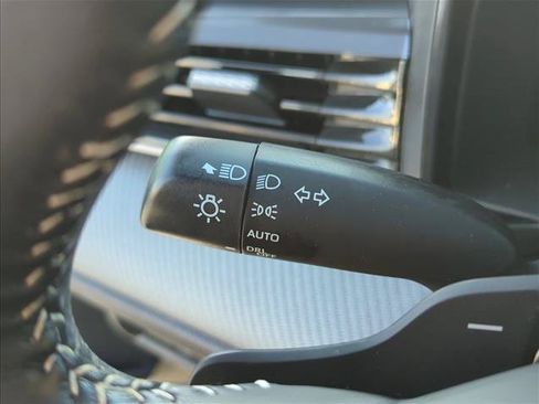 Used 2025 Toyota Camry SE w/ Convenience Package FWD image 18