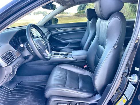 Used 2022 Honda Accord Touring image 11