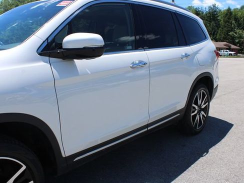 Used 2019 Honda Pilot Touring image 45