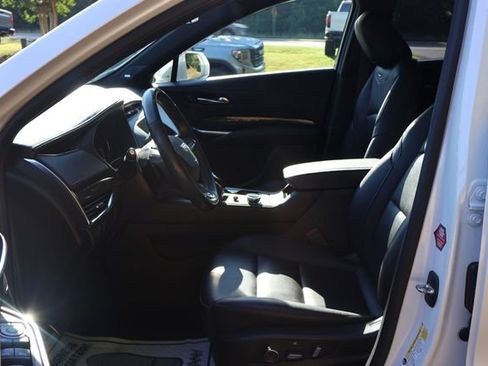 Used 2020 Cadillac XT4 Sport w/ Driver Assist Package FWD image 18