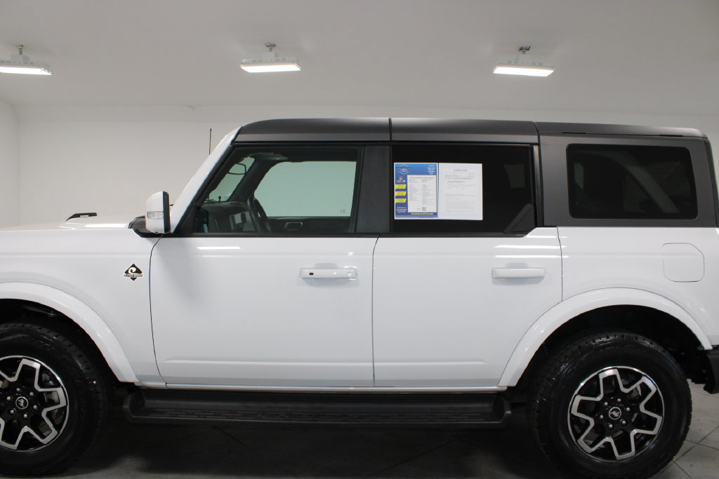 Used 2025 Ford Bronco Outer Banks AWD/4WD image 6
