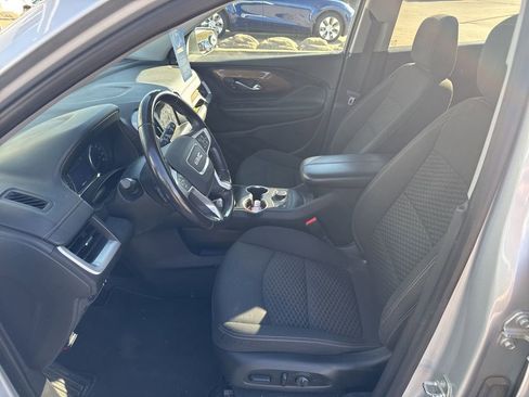 Used 2021 GMC Terrain SLE w/ Driver Convenience Package image 9