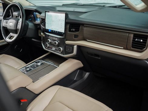 Used 2022 Ford Expedition Max Limited image 22