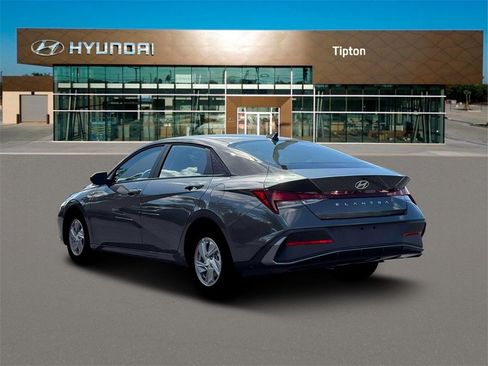 New 2026 Hyundai Elantra SE image 5