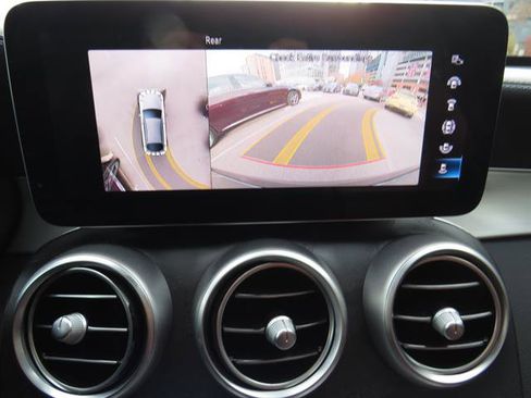 Used 2022 Mercedes-Benz GLC 300 4MATIC Coupe image 18