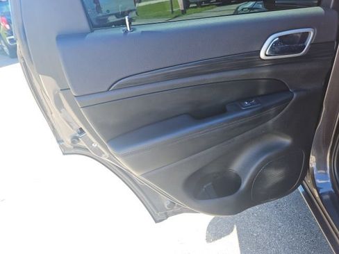 Used 2020 Jeep Grand Cherokee Altitude AWD/4WD image 14