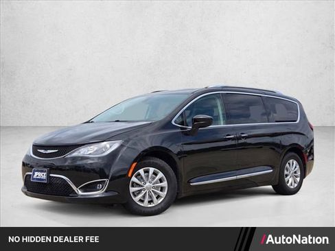 Used 2019 Chrysler Pacifica Touring-L FWD image 1