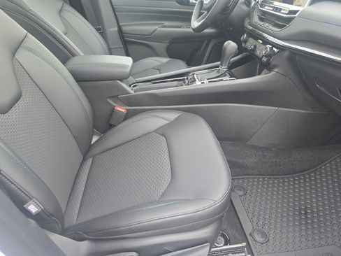 New 2025 Jeep Compass Latitude w/ Sun & Sound Group image 24