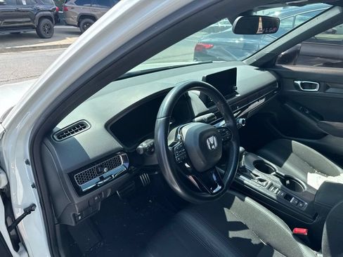 Used 2023 Honda Civic Sport image 9