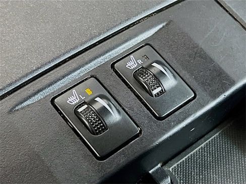 Used 2017 Toyota Camry XLE image 18