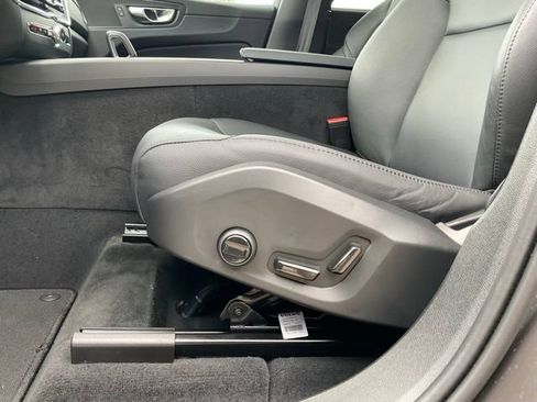 Certified 2024 Volvo XC60 B5 Core AWD/4WD image 15