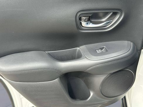 Certified 2023 Honda HR-V LX image 12