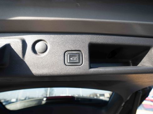 Used 2019 Chevrolet Equinox LT image 29