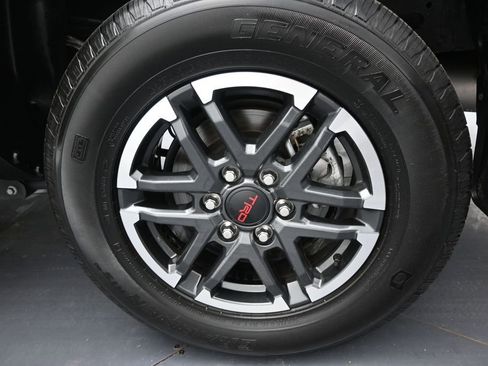 Used 2025 Toyota Tacoma TRD Sport w/ TRD Sport Upgrade Package AWD/4WD image 45