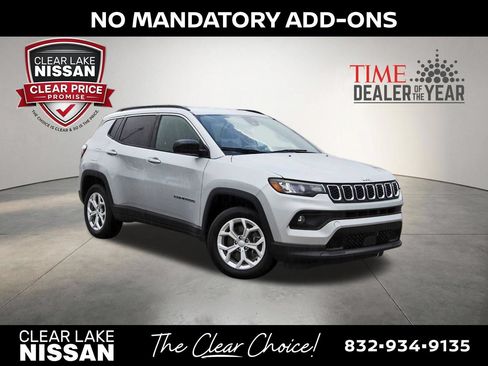 Used 2024 Jeep Compass Latitude AWD/4WD image 1