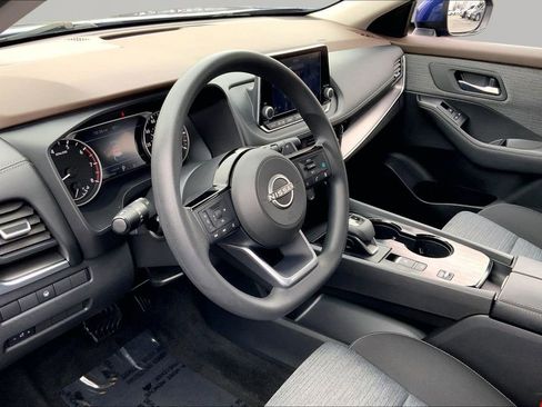 Used 2023 Nissan Rogue SV image 12