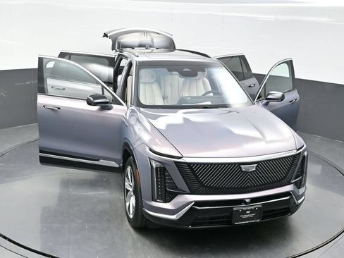 Used 2026 Cadillac Vistiq Luxury AWD/4WD image 57