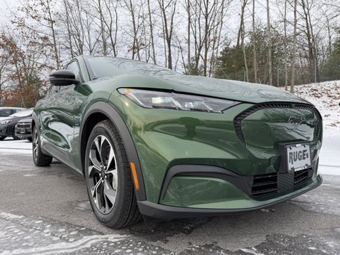 New 2025 Ford Mustang Mach-E Select image 14