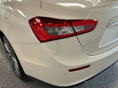 Used 2017 Maserati Ghibli w/ Luxury Package image 43