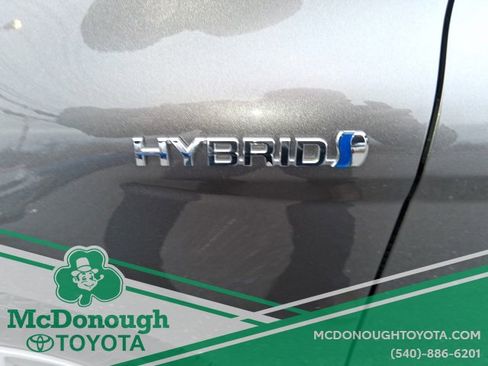 Used 2021 Toyota Camry LE image 2