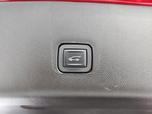 Used 2018 Chevrolet Traverse Premier image 33