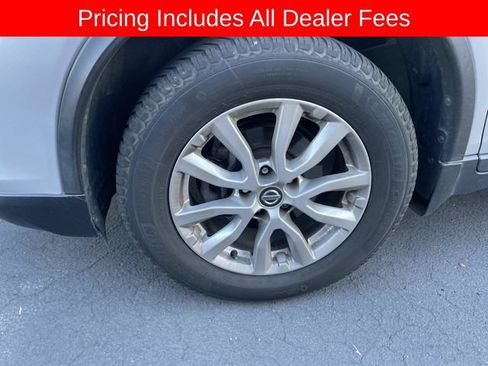 Used 2020 Nissan Rogue S w/ Special Edition Package AWD/4WD image 2