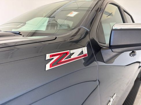 Used 2022 Chevrolet Silverado 1500 LT AWD/4WD image 27