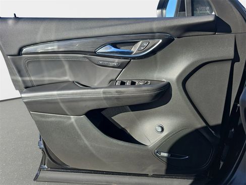 Used 2021 Buick Envision Essence w/ Technology Package I image 30