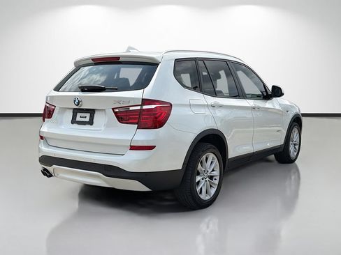 Used 2017 BMW X3 sDrive28i RWD image 3