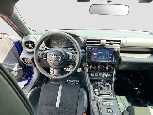 Used 2025 Toyota GR86 Premium w/ ALL Weather Mat Package (TMS) image 21