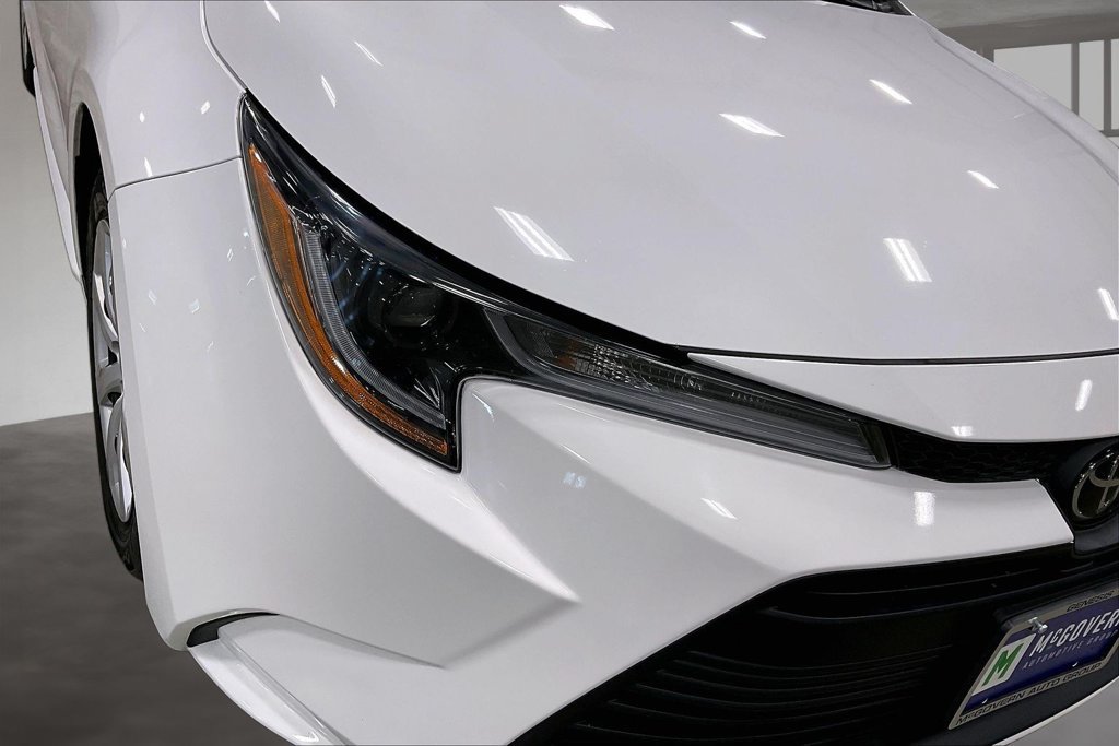 Used 2023 Toyota Corolla LE FWD image 31