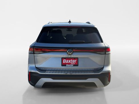 New 2025 Volkswagen Tiguan SE image 13