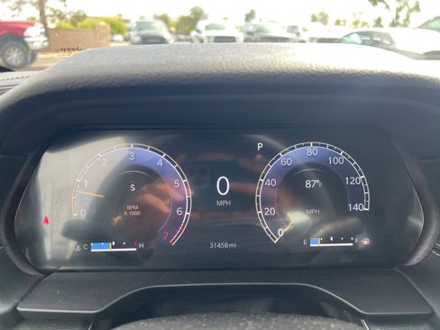 Used 2023 Jeep Grand Cherokee Laredo image 33